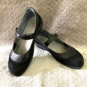 NAOT Kirei Black Suede Patent Mary Jane Comfort Loafer Shoes Size US 7 EU 38